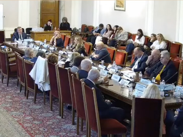 Медицинските университети: НЗОК не може да има никакво отношение към заплатите на специализантите