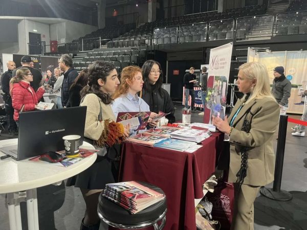 МУ – Пловдив представи възможностите за обучение на панаира на образованието в Хамбург