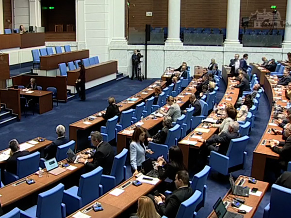 Приеха бюджета на ДОО на първо четене с промени в ТЕЛК