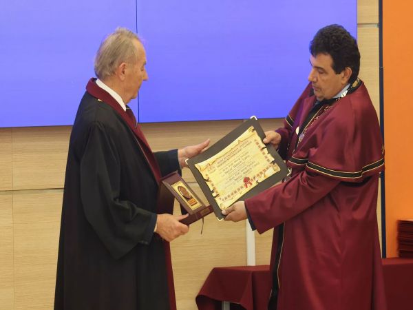 Доц. Георги Паскалев удостоен с „Доктор хонорис кауза“ на МУ – Пловдив