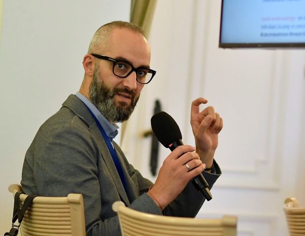 Превенцията на онкозаболяванията започва от образованието