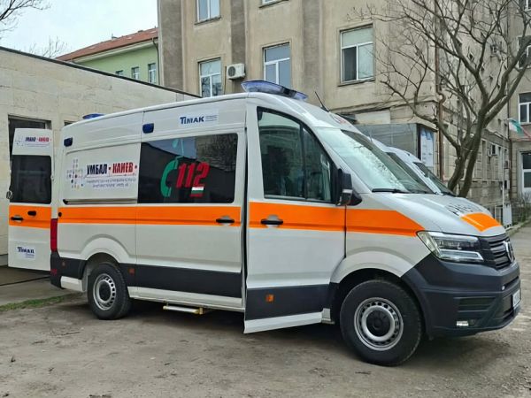 УМБАЛ „Канев“ се сдоби с нова реанимационна линейка