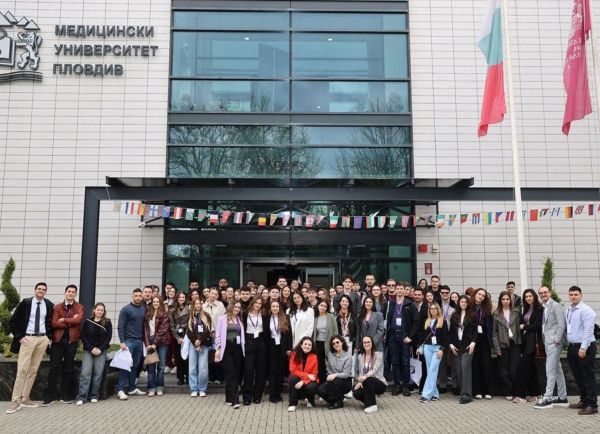В МУ-Пловдив се провежда национална студентска академия по миниинвазивна и роботизирана хирургия