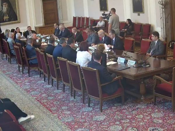 Идната седмица разглеждат казуса с оставките на управителя и подуправителя на НЗОК