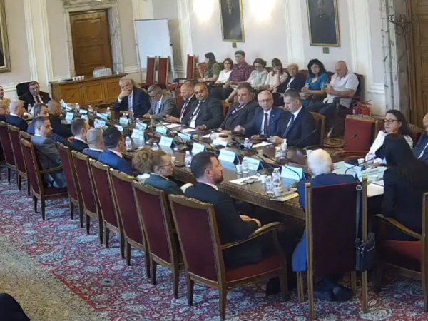 Министърът: Средствата за Национална детска болница са налични