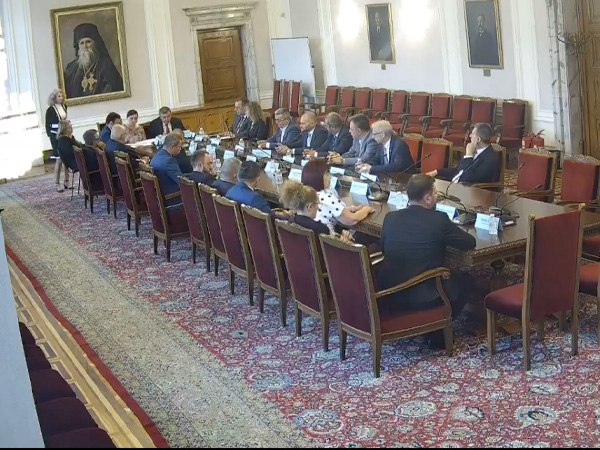 Здравната комисия прие правилата за избор на управител и подуправител на НЗОК