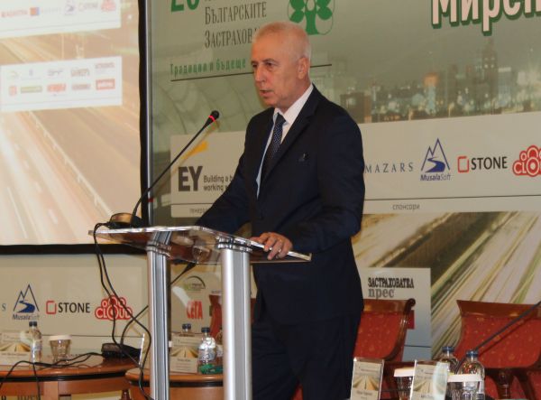 Правителството полага усилия за актуализиране нормативната уредба за пробите на шофьорите