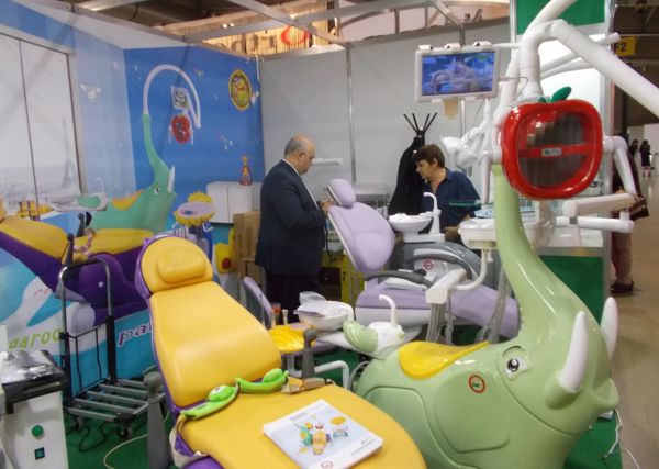 Фирми от 20 държави показват новости за здравето на изложбата „Медикус, Денто, Галения“ в Пловдив