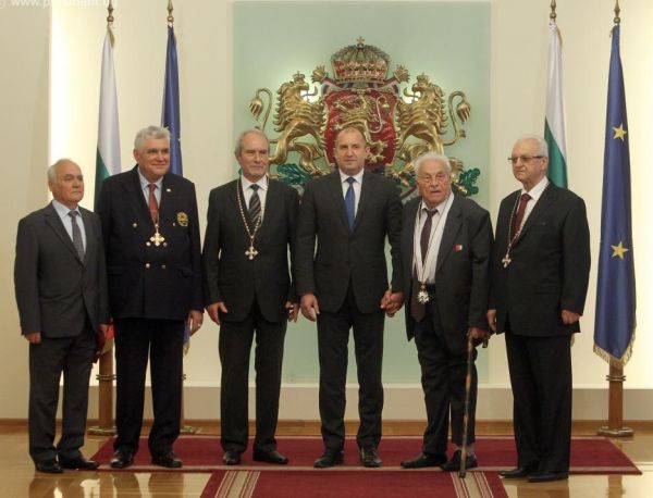 Проф. Червеняков, проф. Гайдарски и проф. Темелков бяха отличени с ордени от президента