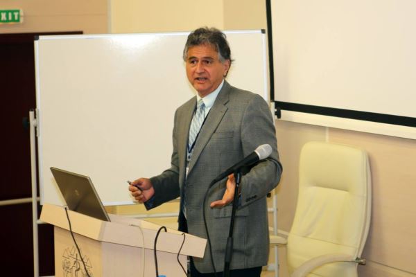 Американски учен от български произход получи престижна титла от МУ-Пловдив   