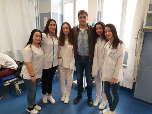 БЛС снима клип срещу насилието над медици