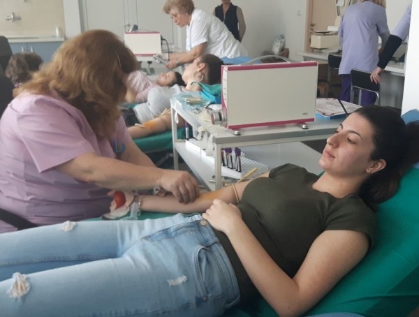 УМБАЛ Бургас с кръводарителска акция и прегледи от специалисти