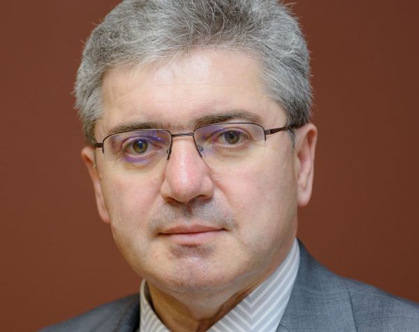 Вярвайте в себе си, запазете състраданието към човека