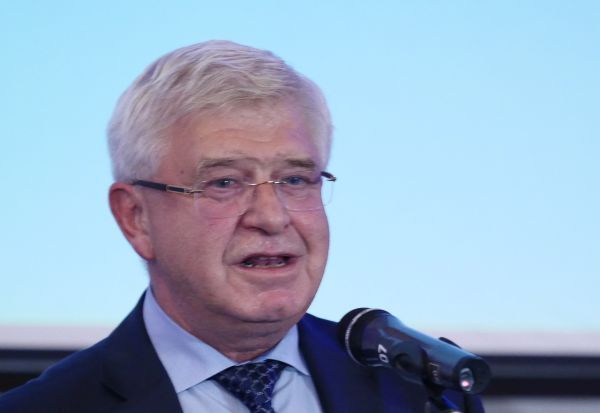 Ананиев: Има политическа воля за увеличаване възнагражденията на професионалистите по здравни грижи