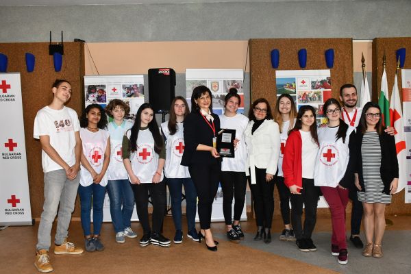 БЧК връчи почетни плакети за оказана подкрепа