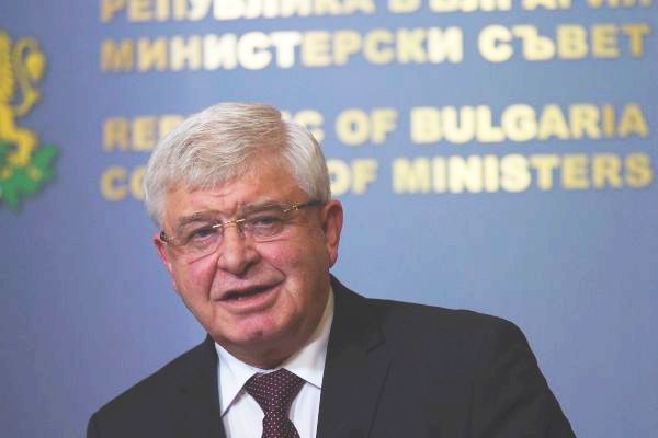 1:1,7:2,2 ще е съотношението на заплатите на санитар: сестра: лекар