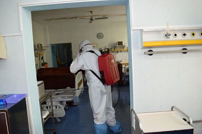 Екип на ВМА извърши  дезинфекция на Отделението по анестезиология в МБАЛ-Пазарджик