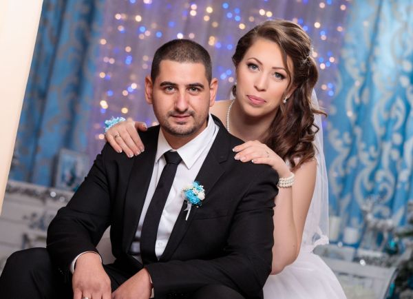Младоженци отказаха цветя за сватбата си, даряват парите на УМБАЛ Бургас