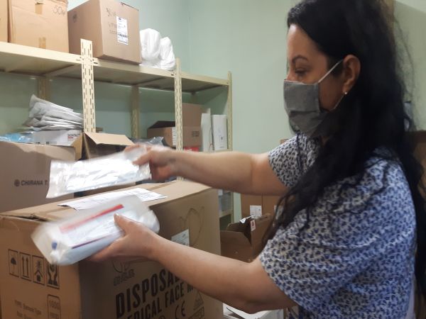 Китайската общност дари 6000 еднократни маски на УМБАЛ Бургас
