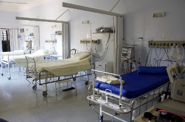  221 са хоспитализираните с COVID в София, 15 са в интензивни отделения