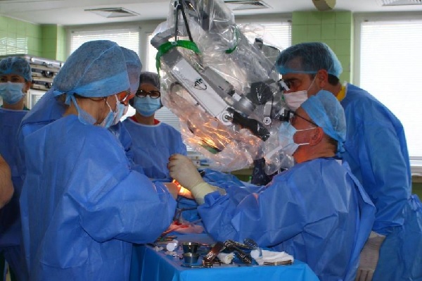 Имплантираха кохлеарни апарати за първи път в Североизточна България