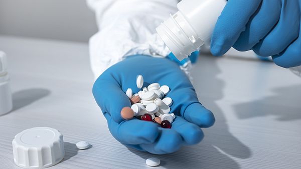 Генерични версии на новия антиCOVID препарат молнупиравир ще се предлагат в 105 бедни страни 