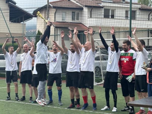 Отбор на УМБАЛ „Св. Анна“ победи във футболния турнир за лекари