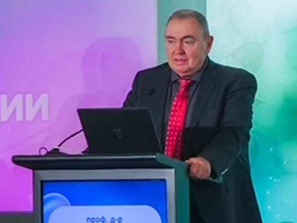 Проф. Михайлов: Изкуственият интелект може да нанесе непоправими щети, ако не е контролиран умело Проф. Михайлов: Изкуственият интелект може да нанесе непоправими щети, ако не е контролиран умело