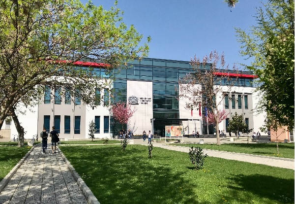 90 фармацевти се дипломират в МУ-Пловдив   