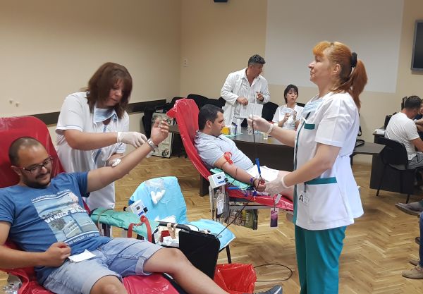 45 души се отзоваха на кръводарителската кампания за лекарката в „Пирогов”