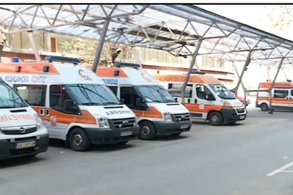 МЗ пусна новата обществена поръчка за високопроходими линейки
