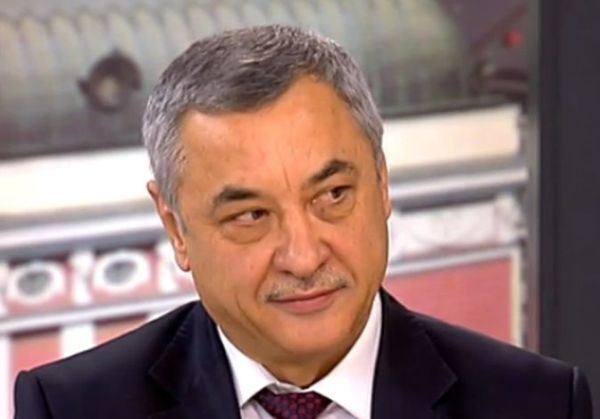 Вицепремиерът Валери Симеонов подаде оставка